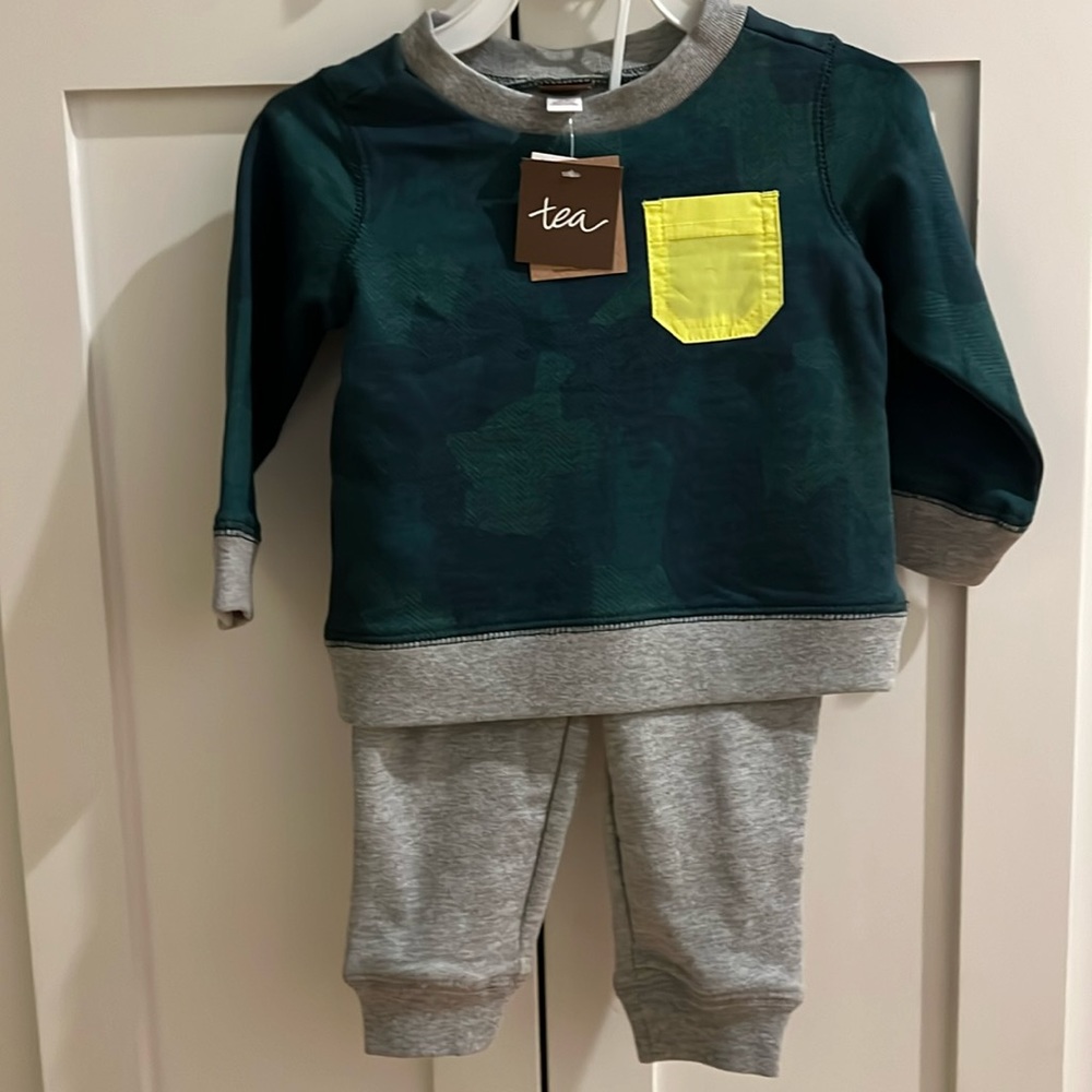 NWT 6-9 mos Tea sweat suit